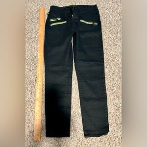 Rock & Republic Black Skinny Jeans 10 Neon zipper accents NWOT